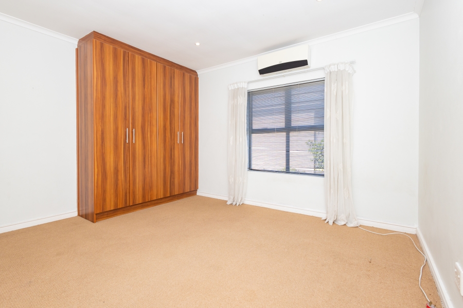 To Let 4 Bedroom Property for Rent in Kaapsig Western Cape